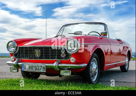 vintage-1500-fiat-spider-