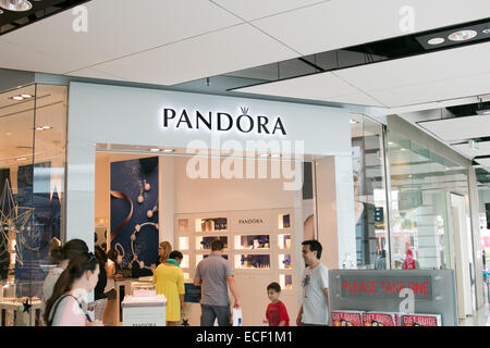 Pandora pitt store st mall