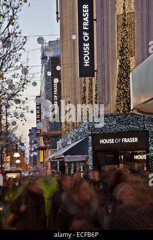 Christmas shoppers on Oxford Street Stock Photo