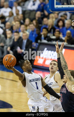 St. Mary's guard Kerry Carter (3) celebrates the 82-77 victory against ...