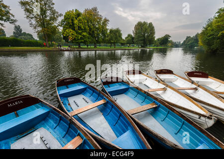 Punts on the River Avon in the center of Stratford Upon Avon, Warwickshire, UK Stock Photo