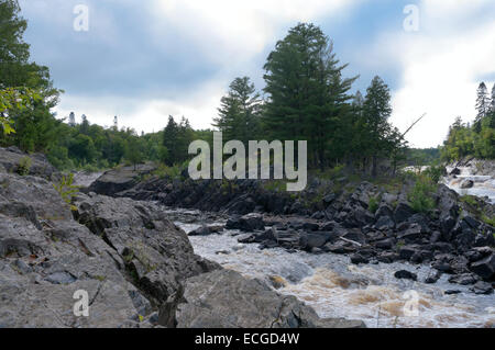 Rocks and rapids of Jay Cooke State Park at fork of Saint Louis River Stock Photo