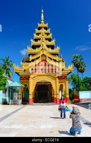 Shwemawdaw paya, Myanmar Stock Photo