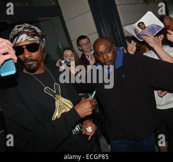 Rapper Snoop Dogg films fans on his custom iPhone as he arrives at The Academy for his concert  Featuring: Snoop Doff Where: Dublin, Ireland When: 11 Jun 2014 Stock Photo