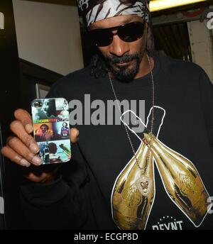 Rapper Snoop Dogg films fans on his custom iPhone as he arrives at The Academy for his concert  Featuring: Snoop Doff Where: Dublin, Ireland When: 11 Jun 2014 Stock Photo