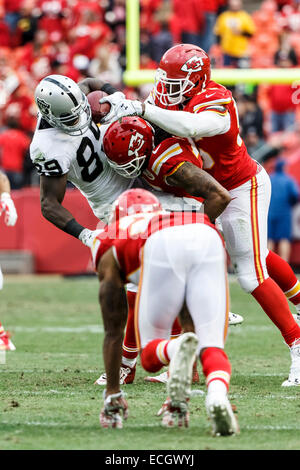 Oakland Raiders wide receiver James Jones tries to make a catch while being  covered by Green Bay Packers cornerback Demetri Goodson during an NFL  pre-season football game Friday Aug. 22, 2014, in