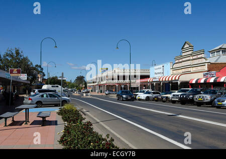 Great Western Hotel and shops, Barrier Highway, Main Street, Cobar, New South Wales, Australia Stock Photo