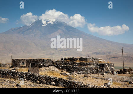 Stone hut on Mount Ararat, Agri Dagi, Eastern Anatolia Region, Turkey Stock Photo