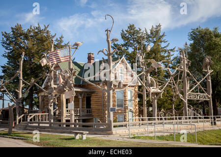 kansas usa s p dinsmoors populist visionary outsider art sculpture garden of eden and limestone cabin - Garden Of Eden Kansas kansas usa s p dinsmoors populist visionary outsider art sculpture garden of eden and limestone cabin - Garden Of Eden Kansas
