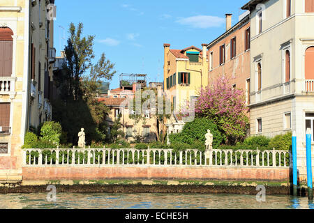 Garden of Palazzo Cappello Malipiero Barnabò at the Canal Grande Stock Photo