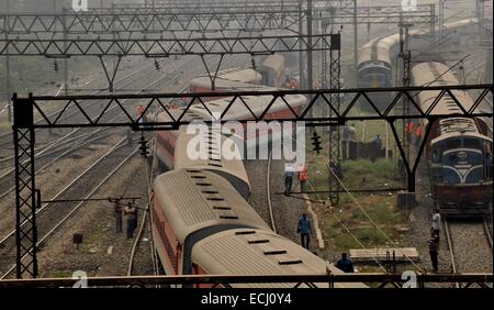 The Howrah-New Delhi Purba Express train derails at Liluah station in