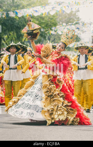 Beauty pageant procession during Sinulog festival celebrations in Cebu ...