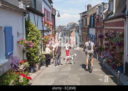 France, Somme, Baie de Somme, Saint-Valery-sur-Somme, quarter of sailors and fishermen Courtgain, Street mills Stock Photo