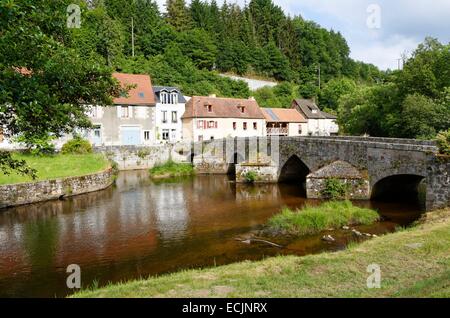 France, Creuse, Felletin, Roiby bridge, 15th century, Creuse valley Stock Photo