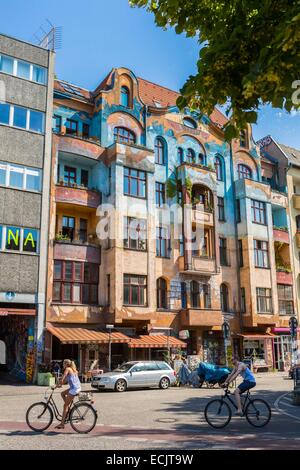 Germany, Berlin, East Berlin district of Kreuzberg, Tag painted facade of a building in Falckensteinstrasse Stock Photo