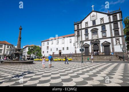 Portugal, Madeira island, Funchal, town hall square and the 17th century church of the Jesuits College (or church Sao Joao Evangelista) Stock Photo