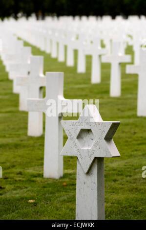 France, Meuse, Romagne sous Montfaucon, the World War I Meuse Argonne American Cemetery and Memorial, the cemetery contains the largest number of American military dead in Europe (14246), Jewish grave in the middle of Christian graves Stock Photo