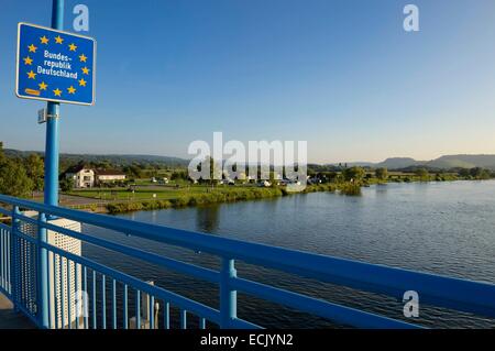 Luxembourg, Grevenmacher district, Moselle region, Remich, border bridge with Germany on the Mosel River Stock Photo