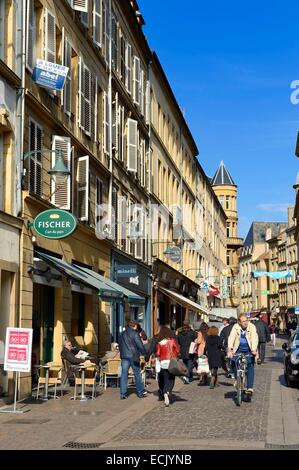 France, Moselle, Metz, very shopping street of rue du Petit Paris Stock Photo