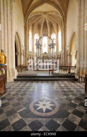 France, Ardennes, Launois sur Vence, Saint Etienne church, central alley to the altar Stock Photo