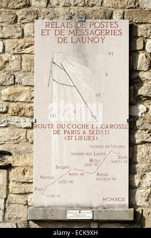 France, Ardennes, Launois sur Vence, horses' post office dating from the 17th century, sundial and map on the facade Stock Photo