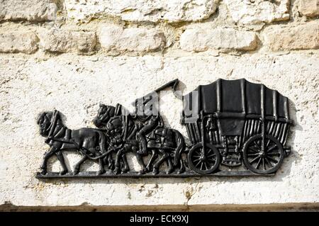 France, Ardennes, Launois sur Vence, horses' post office dating from the 17th century, carriage on the facade Stock Photo