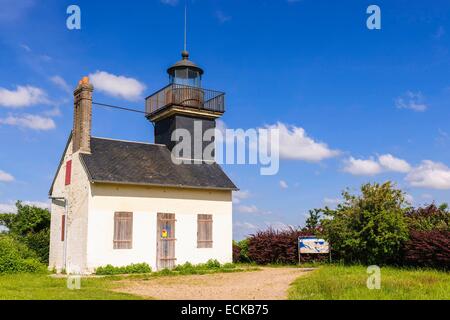 France, Eure, Marais Vernier region, Norman Seine River Meanders Regional Nature Park, Saint Samson de la Roque, Roque lighthouse on Pointe de la Roque overlooks the Seine river estuary Stock Photo