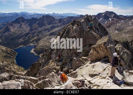 France, Hautes Pyrenees, Neouvielle natural reserve, view from the summit of Neouvielle peak (3011m), Cap de Long lake Stock Photo