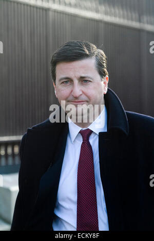 Westminster, London, UK 16th December 2014. Shadow Attorney General and Labour party MP Douglas Alexander seen outside the Houses of Parliament in Westminster London Credit:  amer ghazzal/Alamy Live News Stock Photo