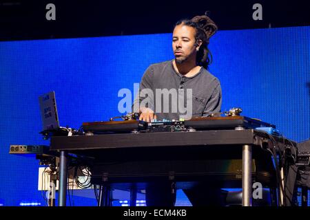 Inglewood, California, USA. 13th Dec, 2014. Musician CHRIS KILMORE of Incubus performs live in concert at the 25th annual KROQ Almost Acoustic Christmas at The Forum in Inglewood, California © Daniel DeSlover/ZUMA Wire/Alamy Live News Stock Photo