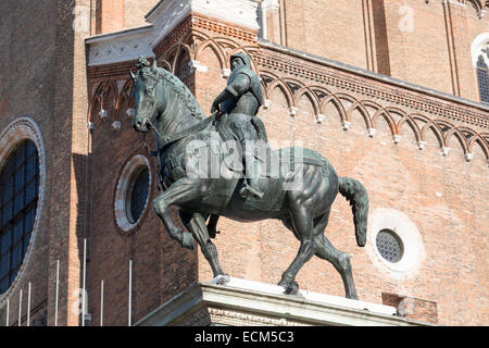 Statue of Bartolomeo Colleoni by Verrocchio, cast by Leopardi, Campo Santi Giovanni e Paolo, Venice, Italy Stock Photo