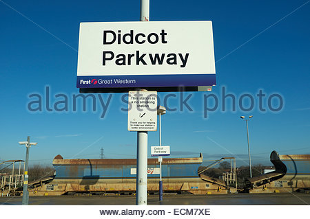 Didcot Parkway Railway Station, Oxfordshire, Britain, UK Stock Photo ...