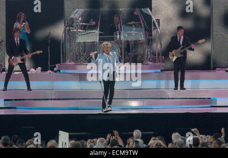 Rod Stewart performs live at Falmer Stadium in Brighton with his family in attendance  Featuring: Rod Stewart Where: Brighton, United Kingdom When: 13 Jun 2014 Stock Photo