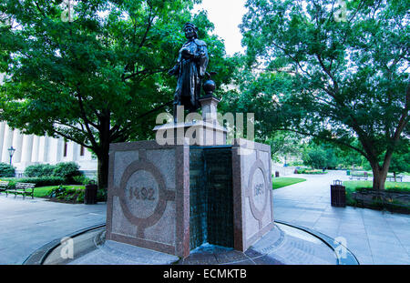 Columbus Ohio Christopher Columbus Statue at State Capitol building in downtown Stock Photo