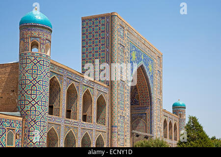 Tilya-Kori Madrasah at the Registan in Samarkand, Uzbekistan Stock Photo