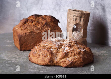 Spelt (raw) spelt crackers, breads and products Stock Photo