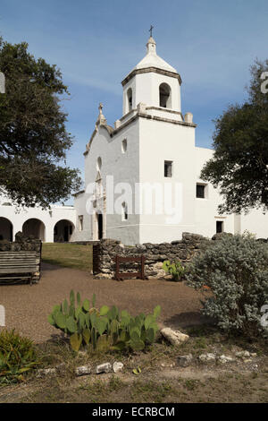 The bell tower and front entrance at Mission Espiritu Santo de Zuniga at Goliad, Texas, USA Stock Photo