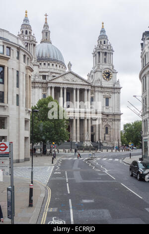 View of magnificent St. Paul Cathedral. It sits at top of Ludgate Hill - highest point in City of London. Cathedral was built by Christopher Wren between 1675 and 1711. Stock Photo