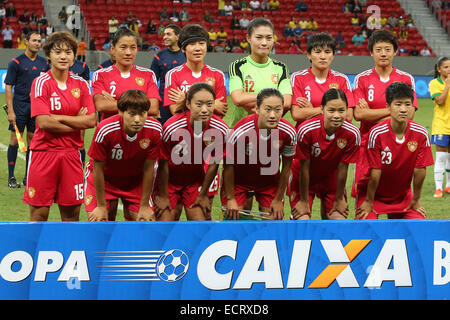 Brasilia, Brazil. 18th Dec, 2014. China's start players pose for a photo prior to a match between China and Brazil of the 2014 International Tournament of Brasilia in Brasilia, capital of Brazil, Dec. 18, 2014. Brazil won 4-1. © Xu Zijian/Xinhua/Alamy Live News Stock Photo