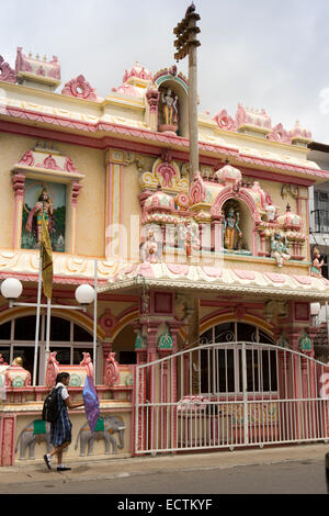 Mauritius, Mahebourg, Hindu temple, colourfully painted façade with Dwajasthambam, flagstaff Stock Photo