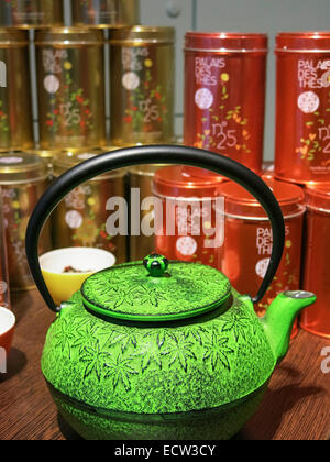 Teapot and Teas, Palais des Thes Shop in SoHo, NYC Stock Photo