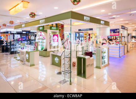 Shanghai Inoherb cosmetics and makeup store display in a shopping mall in Xi'an, Shaanxi, China 2014 相宜本草 Stock Photo