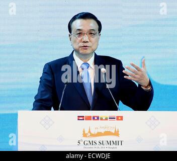Bangkok, Thailand. 20th Dec, 2014. Chinese Premier Li Keqiang delivers a speech at the opening ceremony of the fifth summit of the Greater Mekong Subregion (GMS) Economic Cooperation in Bangkok, Thailand, Dec. 20, 2014. © Rao Aimin/Xinhua/Alamy Live News Stock Photo
