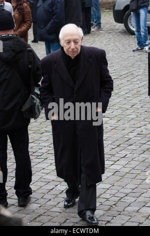 Italy, 20th Dec, 2014. The funeral of the Italian actress Virna Lisi who died at aged 78. Credit:  Luca Prizia/Pacific Press/Alamy Live News Stock Photo