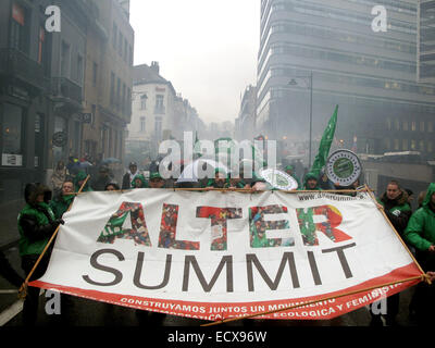 Brussels, Belgium. 19th Dec, 2014. Belgian farmers protest against austerity policies and free trade in the European quarter of Brussels, Belgium, 19 December 2014. Around the European Commission and the EU Council of Ministers a traffic chaos ensued, according to Belgian media. Photo: Jonas Schoell/dpa/Alamy Live News Credit:  dpa picture alliance/Alamy Live News Stock Photo