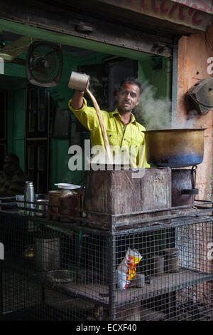 Chai wallah preparing tea in Jodhpur, India Stock Photo