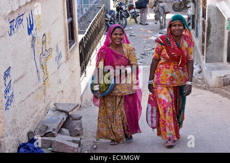 Women walking in Blue City, Jodhpur, Rajasthan, India Stock Photo