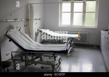Vacant hospital beds of the German Red Cross hospital (Deutsches Rotes Kreuz- DRK)) in Berlin (see Description ..) Stock Photo