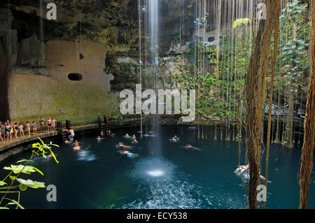 Ik-kil or Blue cenote near the Mayan ruins of Chichen Itza, Mayan Riviera, Yucatan Peninsula, Mexico, Central America Stock Photo