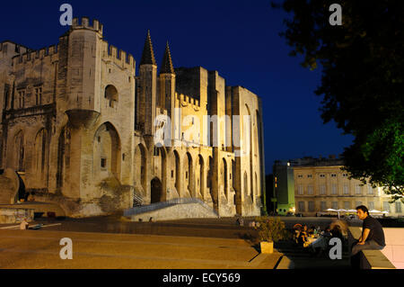 Papal Palace, Palais des Papes, at dusk, Avignon, Vaucluse, Provence-Alpes-Côte d'Azur, Rhone valley, Provence, France, Europe Stock Photo